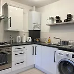 Lovely Serviced Apartment, Free Parking, Oxford